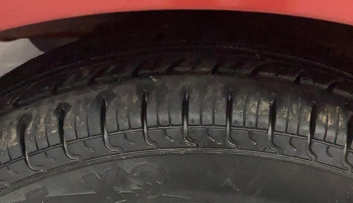 2014 Hyundai Eon ERA +, Petrol, Manual, 25,476 km, Left Front Tyre Tread