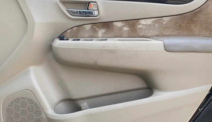 2015 Maruti Ciaz ZDI+ SHVS, Diesel, Manual, 72,810 km, Driver Side Door Panels Control