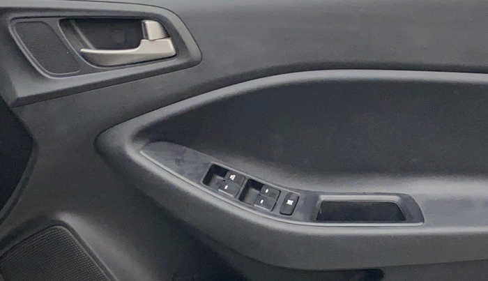 2017 Hyundai i20 Active 1.2 BASE, Petrol, Manual, 89,713 km, Driver Side Door Panels Control