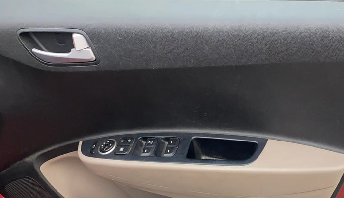 2017 Hyundai Grand i10 SPORTZ (O) 1.2 KAPPA VTVT, Petrol, Manual, 52,649 km, Driver Side Door Panels Control