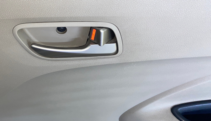 2019 Hyundai NEW SANTRO SPORTZ CNG, CNG, Manual, 76,318 km, Driver Side Door Panels Control