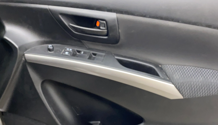 2021 Maruti S Cross SIGMA 1.5, Petrol, Manual, 38,971 km, Driver Side Door Panels Control