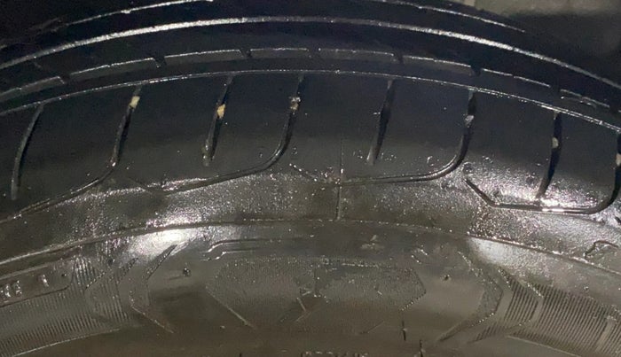 2019 Hyundai Elite i20 SPORTZ PLUS 1.2, Petrol, Manual, 43,043 km, Right Front Tyre Tread