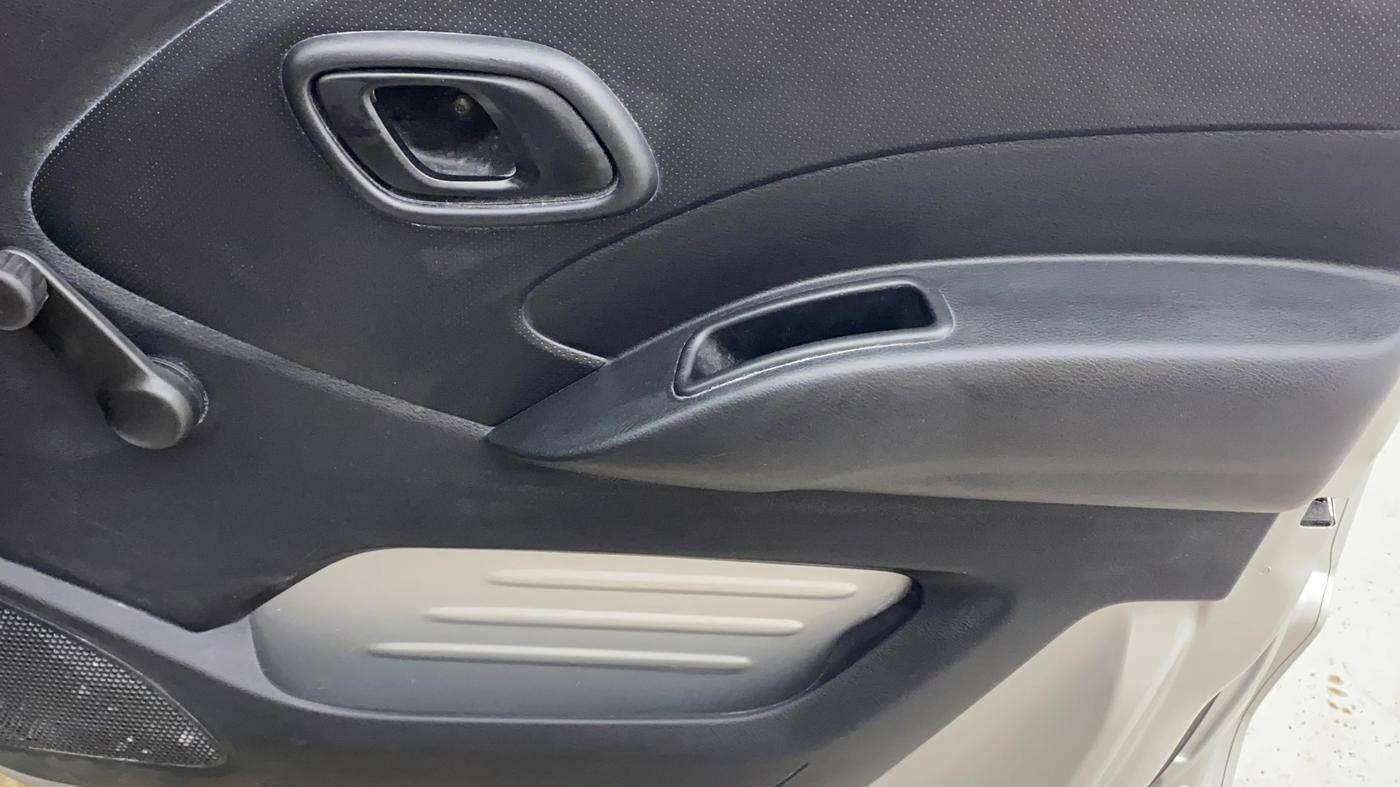 2019 Datsun Go A, Petrol, Manual, 26,461 km, Driver Side Door Panels Control