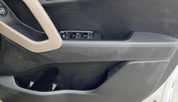 2017 Hyundai Creta SX PLUS AT 1.6 PETROL, Petrol, Automatic, 73,507 km, Driver Side Door Panels Control