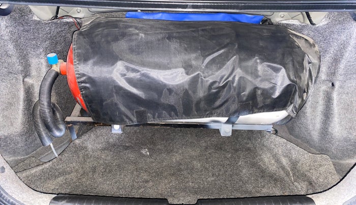 2015 Honda Amaze 1.2L I-VTEC S, CNG, Manual, 30,260 km, Boot Inside