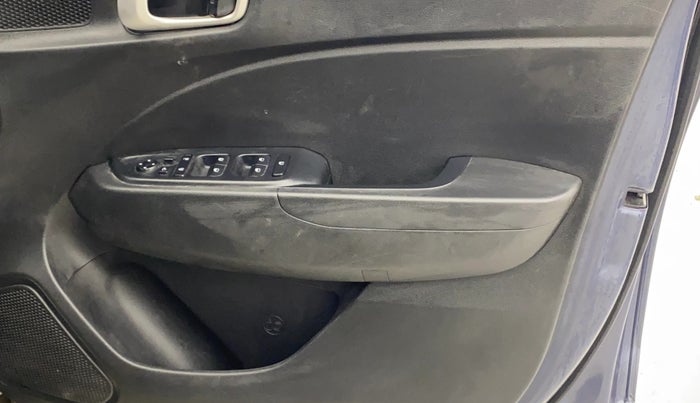 2019 Hyundai VENUE SX 1.0 TURBO, Petrol, Manual, 68,304 km, Driver Side Door Panels Control