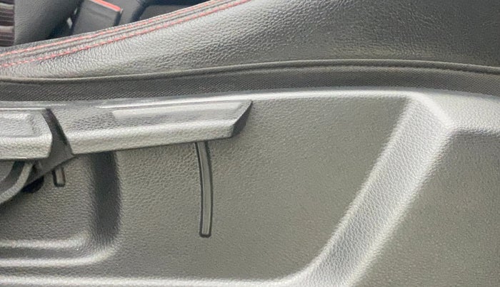 2020 KIA SONET GTX PLUS 1.0 DCT, Petrol, Automatic, 69,318 km, Driver Side Adjustment Panel