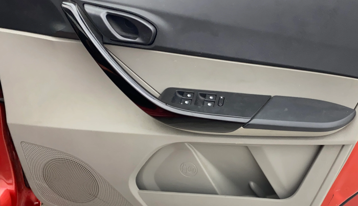 2016 Tata Tiago XM PETROL, Petrol, Manual, 55,733 km, Driver Side Door Panels Control