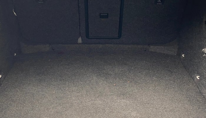 2015 Skoda Octavia STYLE PLUS AT 1.8 TSI, Petrol, Automatic, 1,08,777 km, Boot Inside