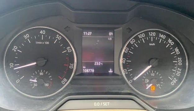 2015 Skoda Octavia STYLE PLUS AT 1.8 TSI, Petrol, Automatic, 1,08,777 km, Odometer Image