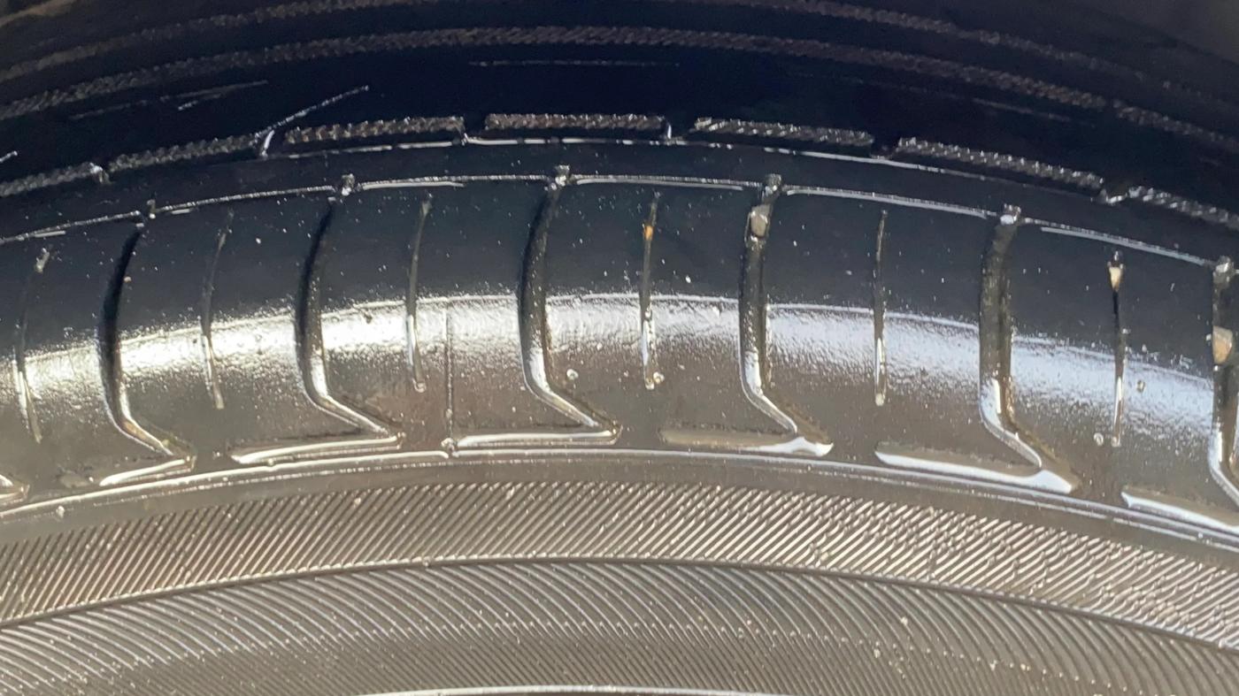 2020 Volkswagen Vento HIGHLINE 1.0L TSI AT, Petrol, Automatic, 93,038 km, Left Rear Tyre Tread