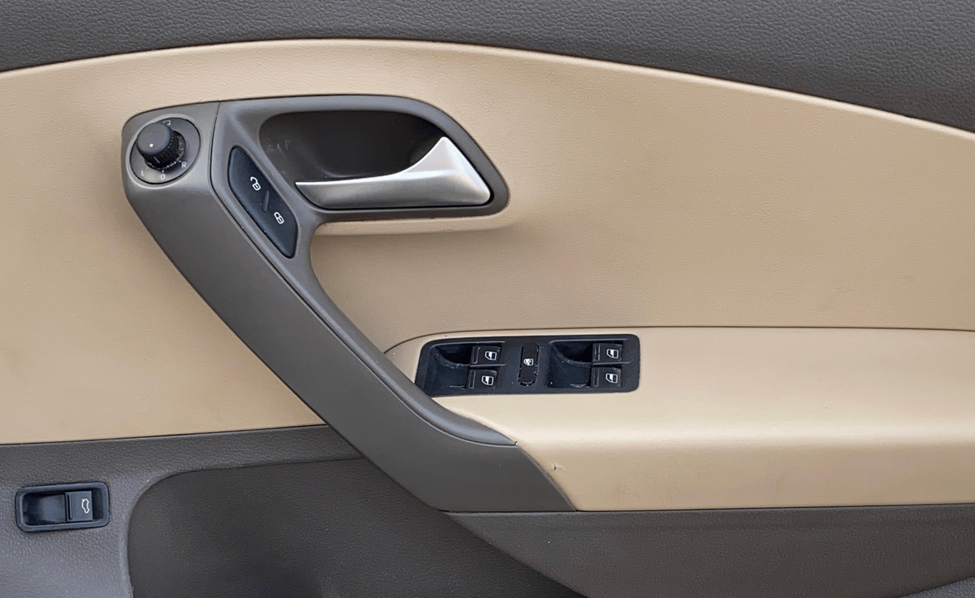 2020 Volkswagen Vento HIGHLINE 1.0L TSI AT, Petrol, Automatic, 93,038 km, Driver Side Door Panels Control