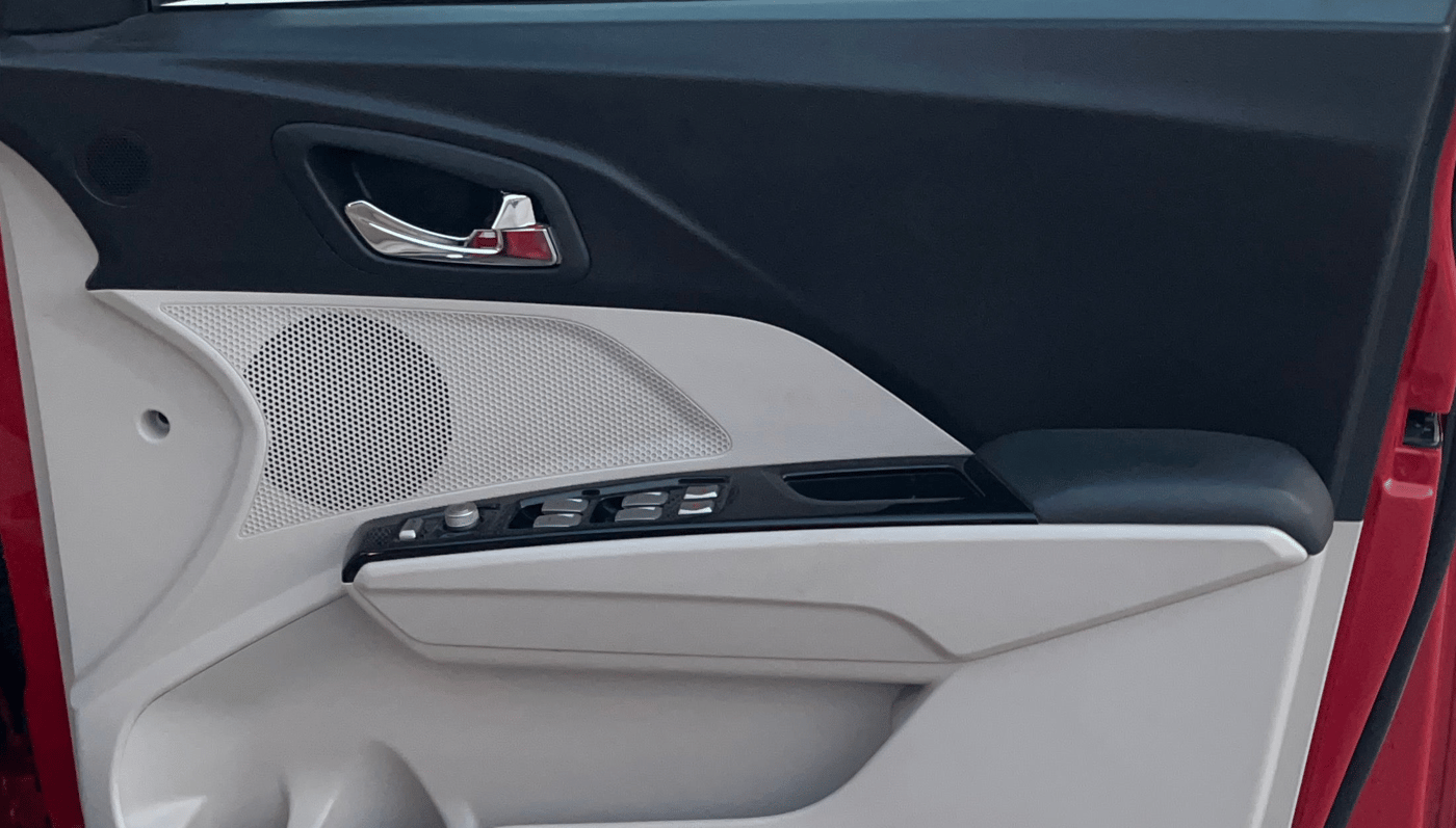 2024 Mahindra XUV300 W8 (O) 1.2 PETROL AMT, Petrol, Automatic, 20,844 km, Driver Side Door Panels Control