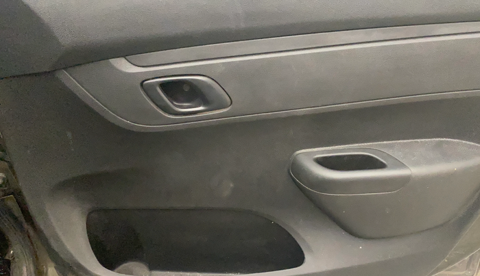 2019 Renault Kwid RXL, Petrol, Manual, 30,503 km, Driver Side Door Panels Control