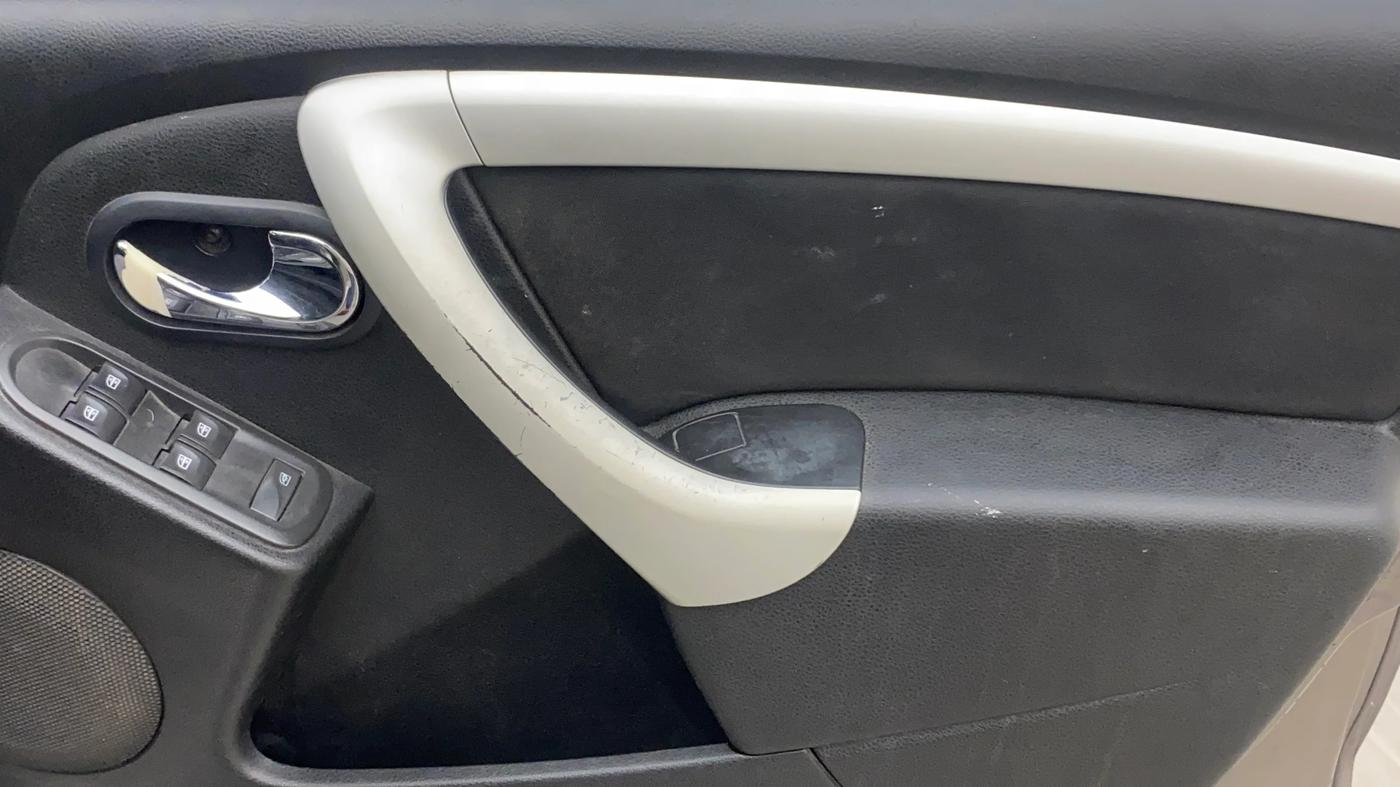 2018 Nissan Terrano  XL D Plus, Diesel, Manual, 76,849 km, Driver Side Door Panels Control