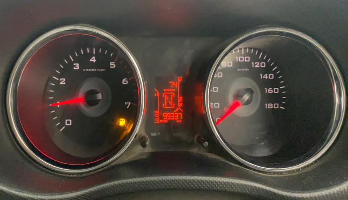 2018 Mahindra TUV300 T10, Diesel, Manual, 99,305 km, Odometer Image