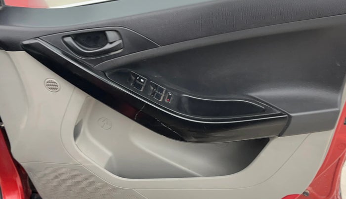 2019 Tata NEXON XMA PETROL, Petrol, Automatic, 62,789 km, Driver Side Door Panels Control