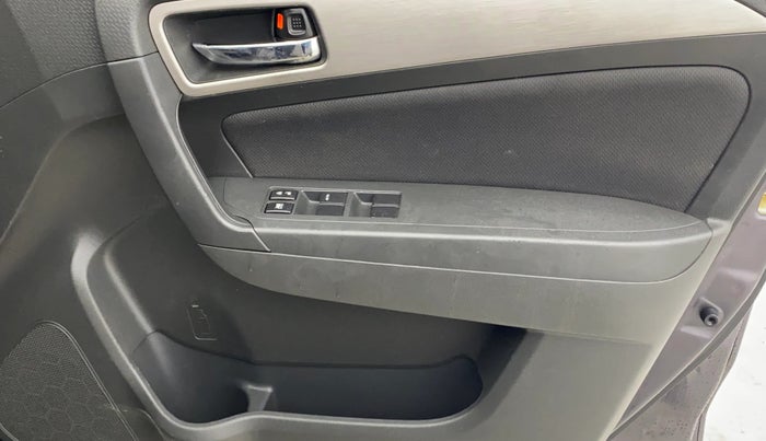 2016 Maruti Vitara Brezza ZDI, Diesel, Manual, 50,199 km, Driver Side Door Panels Control