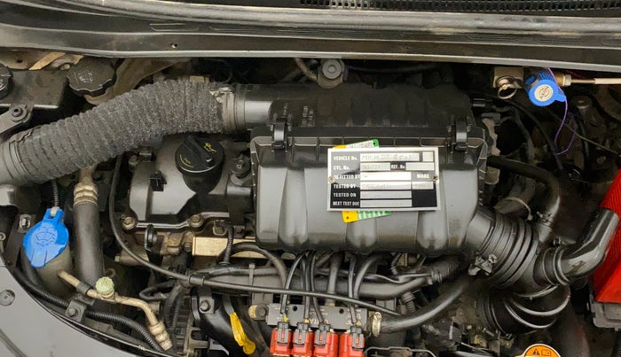 2013 Hyundai i10 SPORTZ 1.2, CNG, Manual, 96,631 km, Engine View - Right