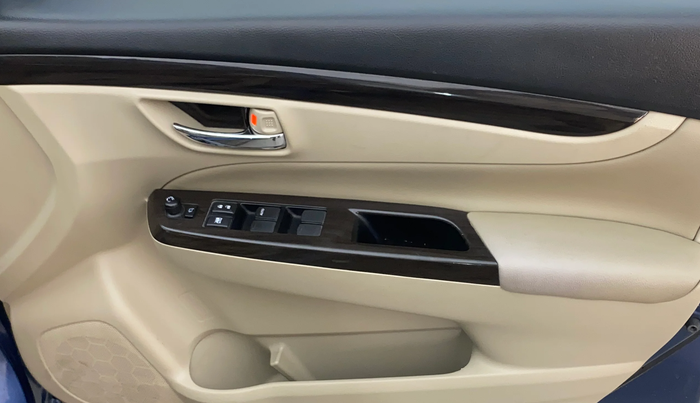 2017 Maruti Ciaz ALPHA  AT 1.4  PETROL, Petrol, Automatic, 74,262 km, Driver Side Door Panels Control