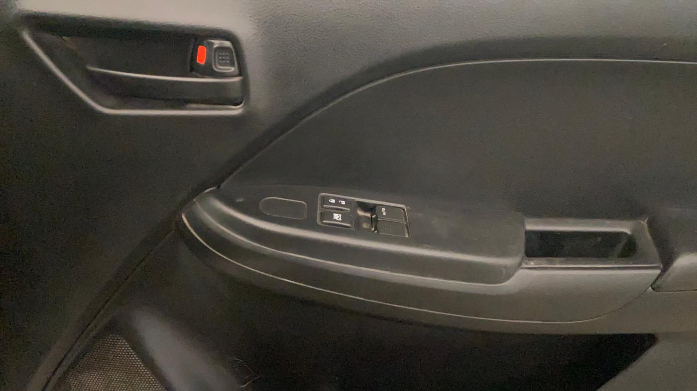 2017 Maruti Baleno SIGMA PETROL 1.2, CNG, Manual, 1,36,401 km, Driver Side Door Panels Control