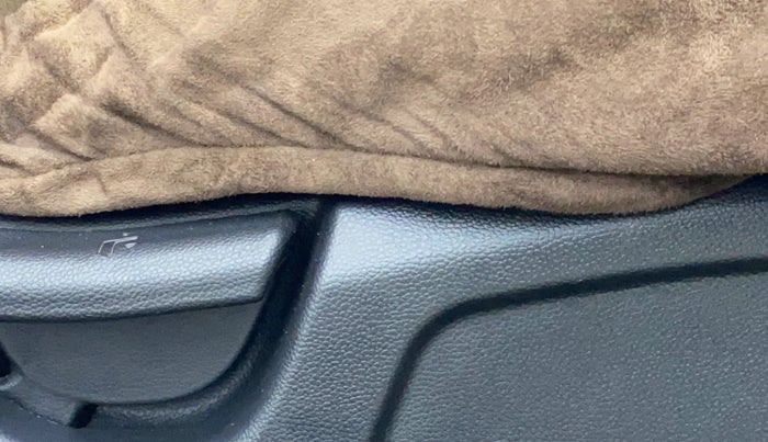 2016 Hyundai Elite i20 MAGNA 1.2, Petrol, Manual, 34,724 km, Driver Side Adjustment Panel