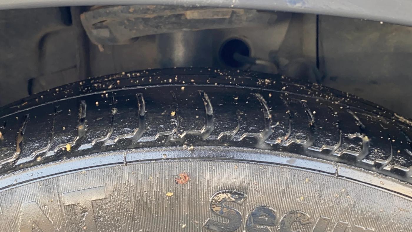 2022 Tata TIAGO NRG XZ AMT, Petrol, Automatic, 27,554 km, Right Front Tyre Tread