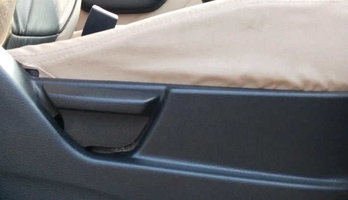 2012 Hyundai Eon D-LITE+, Petrol, Manual, 44,104 km, Driver Side Adjustment Panel