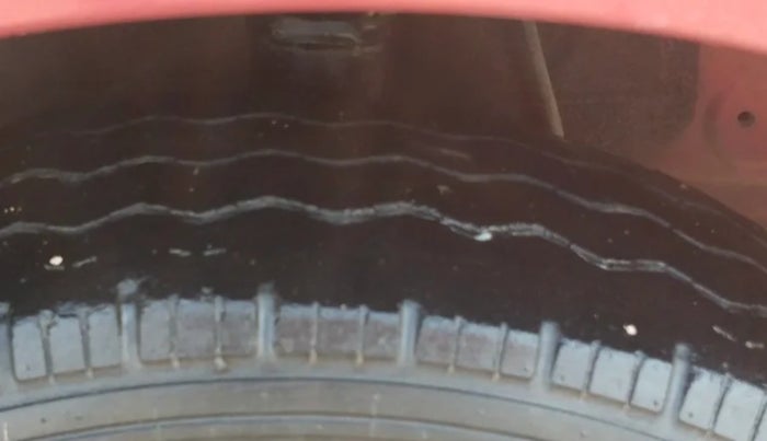 2012 Hyundai Eon D-LITE+, Petrol, Manual, 44,104 km, Right Front Tyre Tread