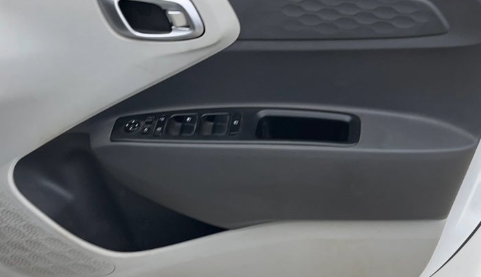 2022 Hyundai GRAND I10 NIOS SPORTZ 1.2 KAPPA VTVT CNG, CNG, Manual, 37,950 km, Driver Side Door Panels Control