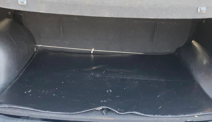 2016 Hyundai Creta SX PLUS 1.6 PETROL, Petrol, Manual, 1,11,085 km, Boot Inside