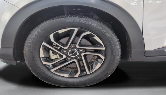 2024 KIA CARENS LUXURY PLUS 1.5 DIESEL 7 STR, Diesel, Manual, 4,583 km, Left Front Wheel