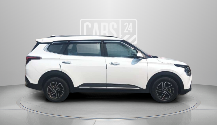 2024 KIA CARENS LUXURY PLUS 1.5 DIESEL 7 STR, Diesel, Manual, 4,583 km, Right Side View