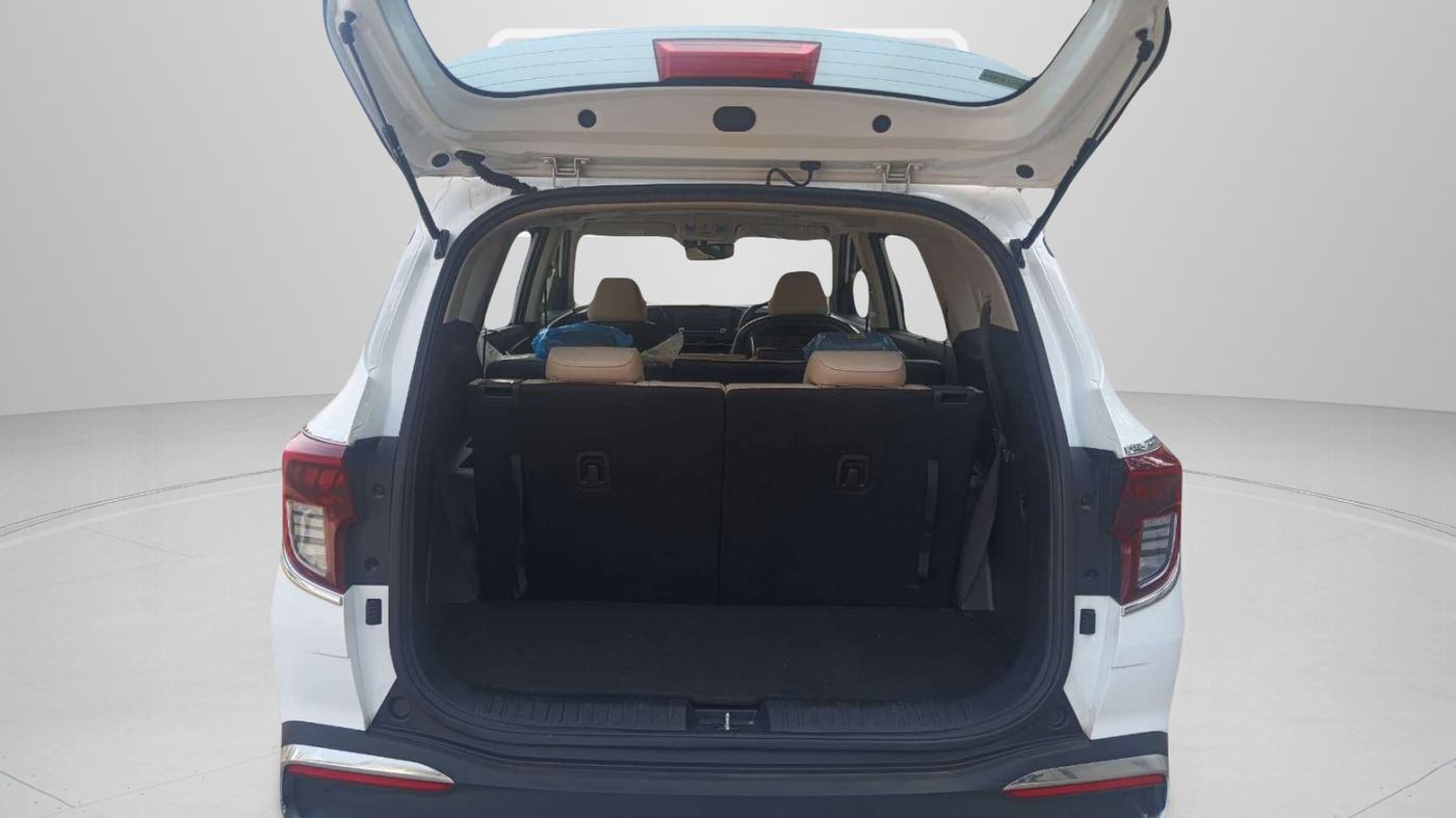 2024 KIA CARENS Luxury Plus 1.5 Diesel MT 7 STR, Diesel, Manual, 4,583 km, Boot Open Zoomed View