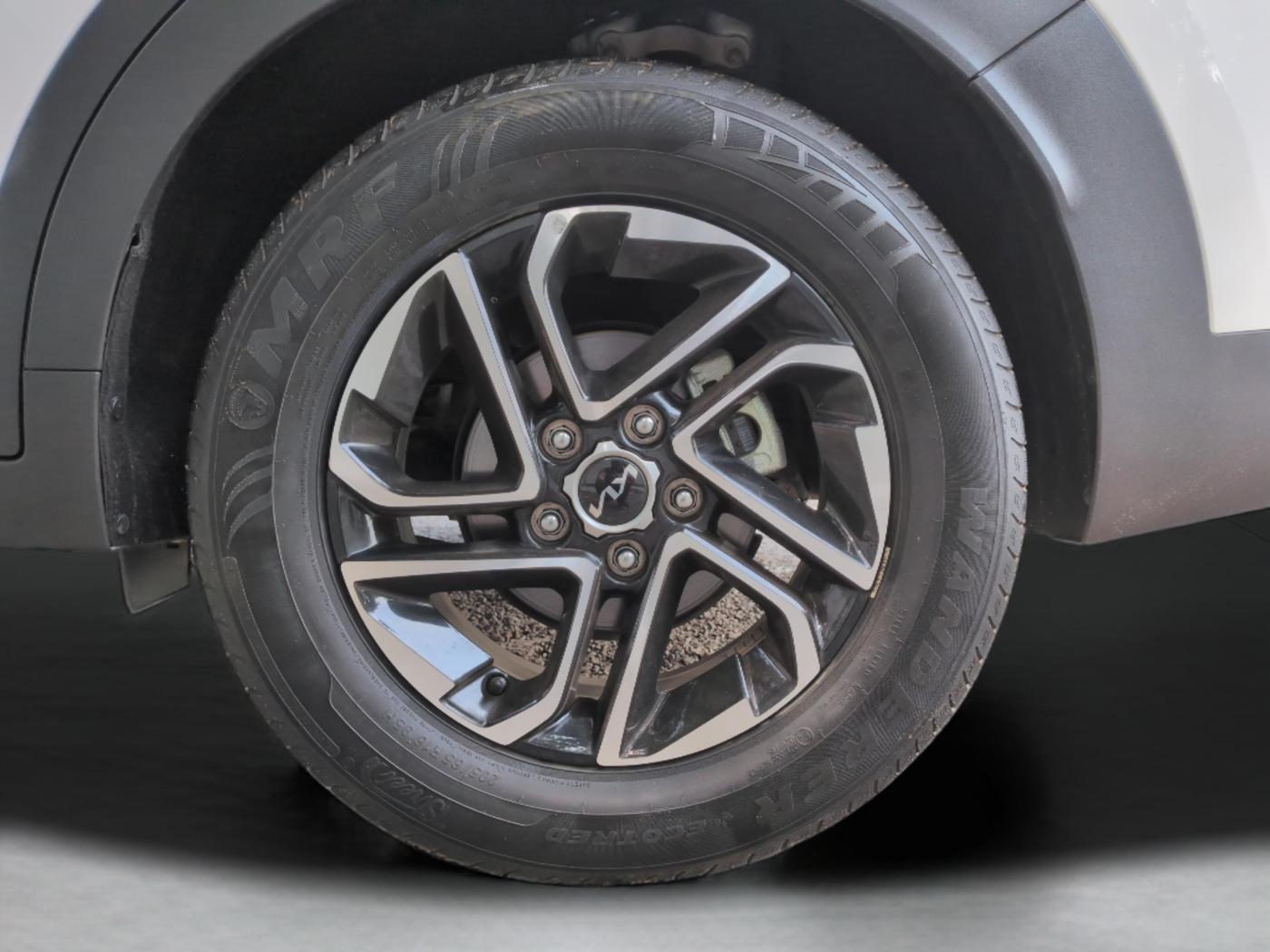 2024 KIA CARENS Luxury Plus 1.5 Diesel MT 7 STR, Diesel, Manual, 4,583 km, Left Rear Wheel