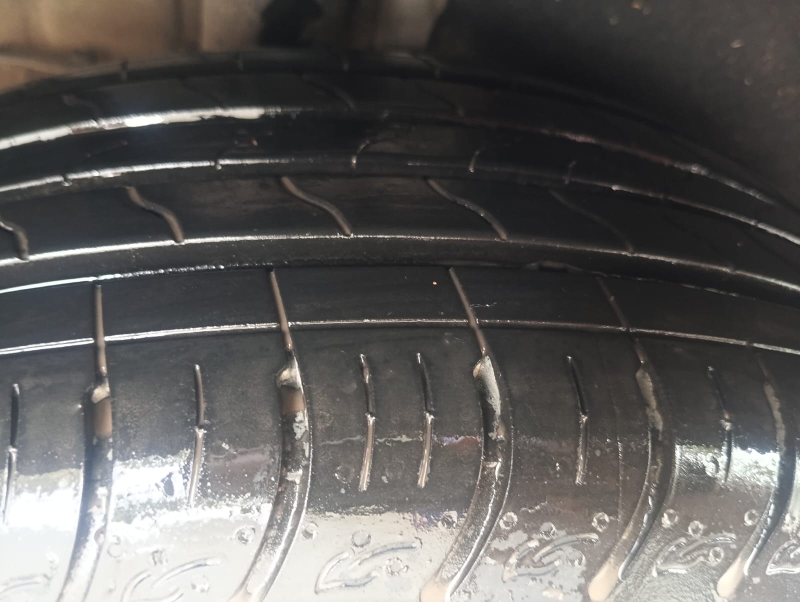 2024 KIA CARENS LUXURY PLUS 1.5 DIESEL 7 STR, Diesel, Manual, 4,583 km, Left Rear Tyre Tread