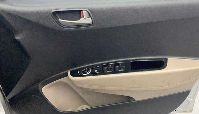 2014 Hyundai Grand i10 ASTA AT 1.2 KAPPA VTVT, Petrol, Automatic, 1,11,150 km, Driver Side Door Panels Control