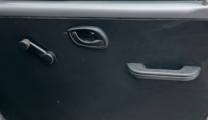 2023 Maruti Eeco 7 STR STD 1.2, CNG, Manual, 1,25,302 km, Driver Side Door Panels Control