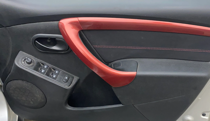 2017 Renault Duster 85 PS RXS MT DIESEL, Diesel, Manual, 1,00,850 km, Driver Side Door Panels Control