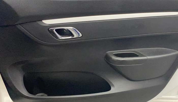 2022 Renault Kwid CLIMBER MT 1.0, Petrol, Manual, 67,463 km, Driver Side Door Panels Control