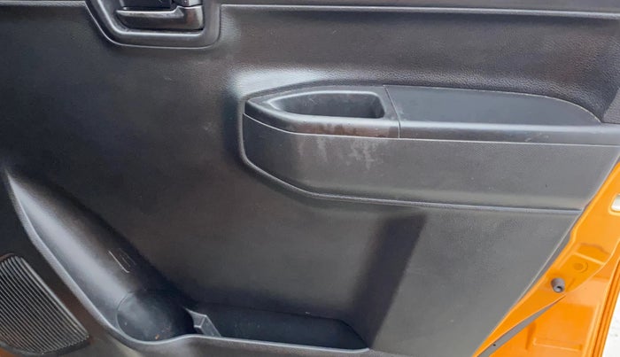 2020 Maruti S PRESSO VXI+, Petrol, Manual, 39,853 km, Driver Side Door Panels Control