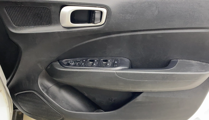 2021 Hyundai VENUE SX 1.0 TURBO, Petrol, Manual, 41,783 km, Driver Side Door Panels Control