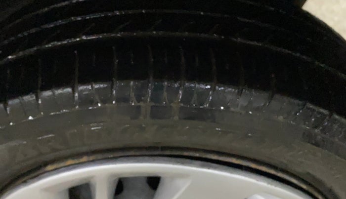 2014 Maruti Wagon R 1.0 VXI, Petrol, Manual, 73,768 km, Left Rear Tyre Tread