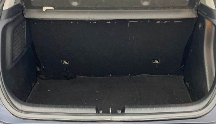 2021 Hyundai NEW I20 ASTA (O) 1.2 MT, Petrol, Manual, 31,652 km, Boot Inside