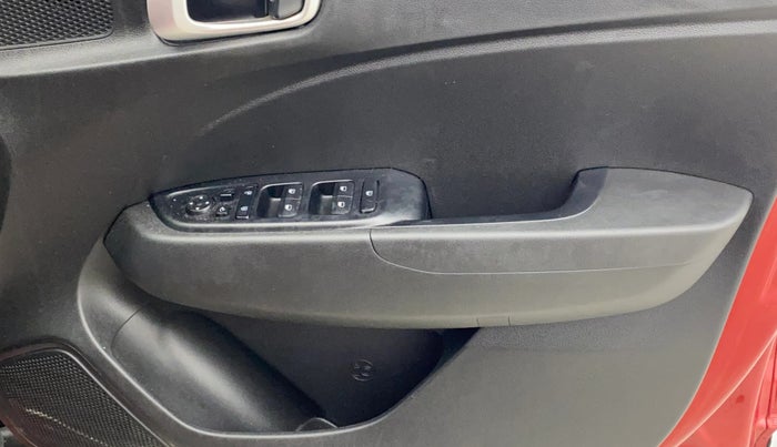 2020 Hyundai VENUE SX 1.0 TURBO, Petrol, Manual, 20,251 km, Driver Side Door Panels Control