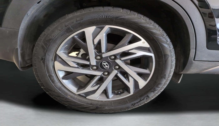 2025 Hyundai Creta SX (O) 1.5 DIESEL AT, Diesel, Automatic, 3,210 km, Right Rear Wheel