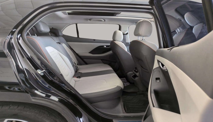 2025 Hyundai Creta SX (O) 1.5 DIESEL AT, Diesel, Automatic, 3,210 km, Right Side Rear Door Cabin