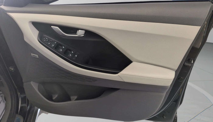 2025 Hyundai Creta SX (O) 1.5 DIESEL AT, Diesel, Automatic, 3,210 km, Driver Side Door Panels Control