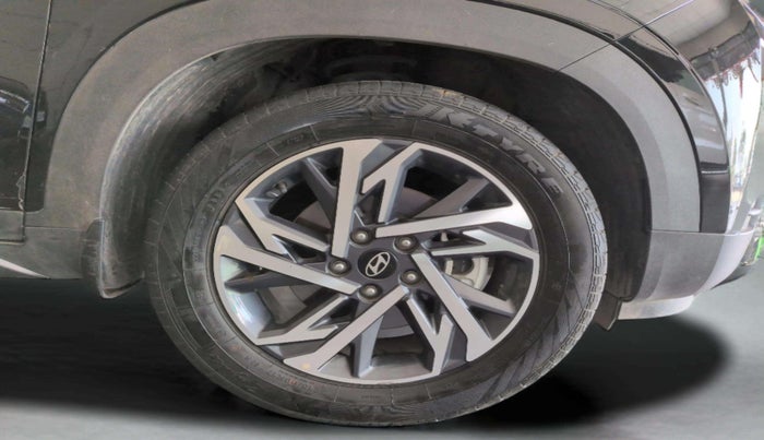 2025 Hyundai Creta SX (O) 1.5 DIESEL AT, Diesel, Automatic, 3,210 km, Right Front Wheel